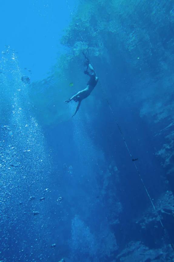 Mergulho livre na vastidão da Lagoa Misteriosa, em Bonito, no Mato Grosso do Sul